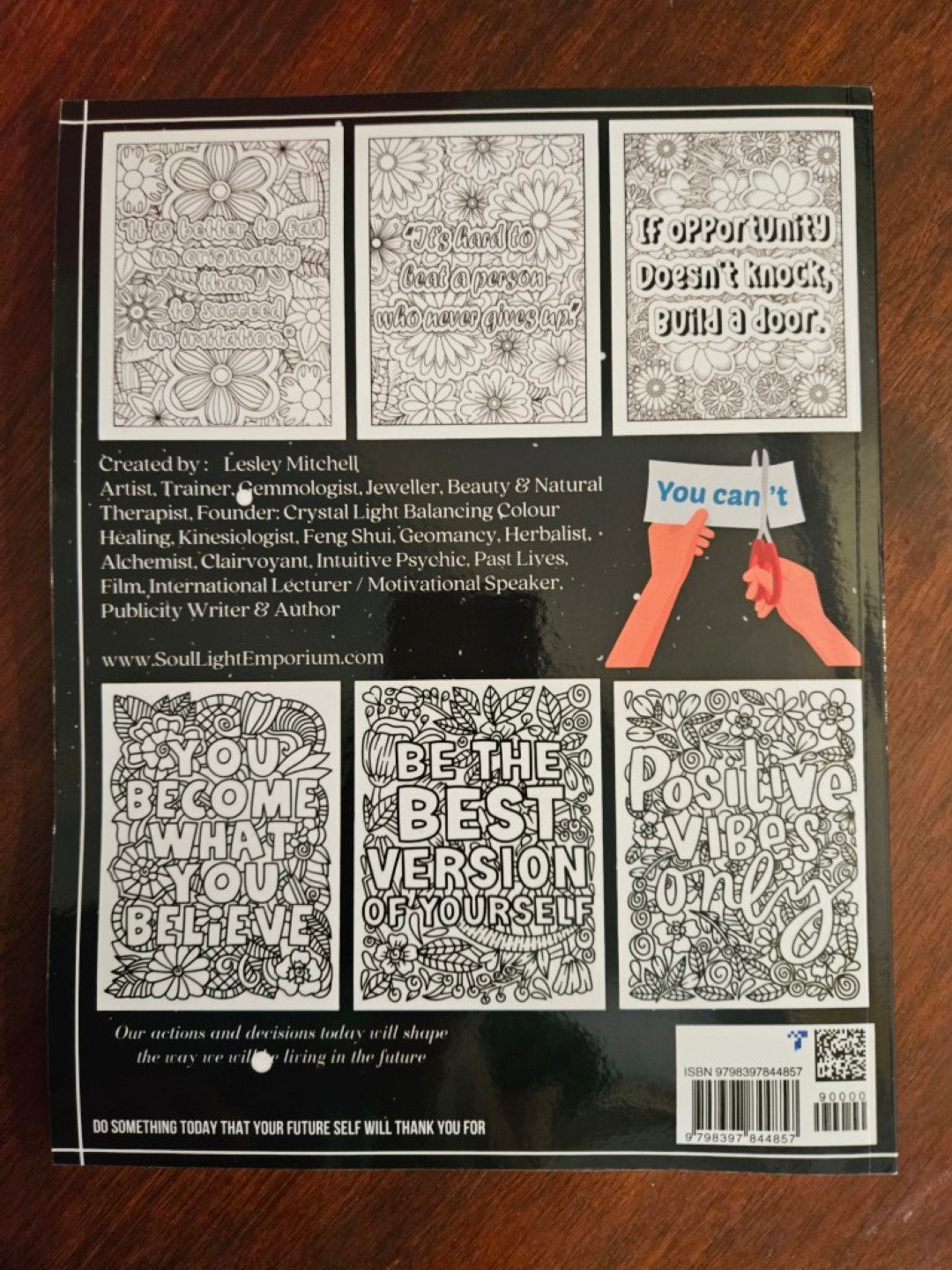 Motivational Quotes Adult Colouring Book: Never Stop Looking Up - Lesley Mitchell