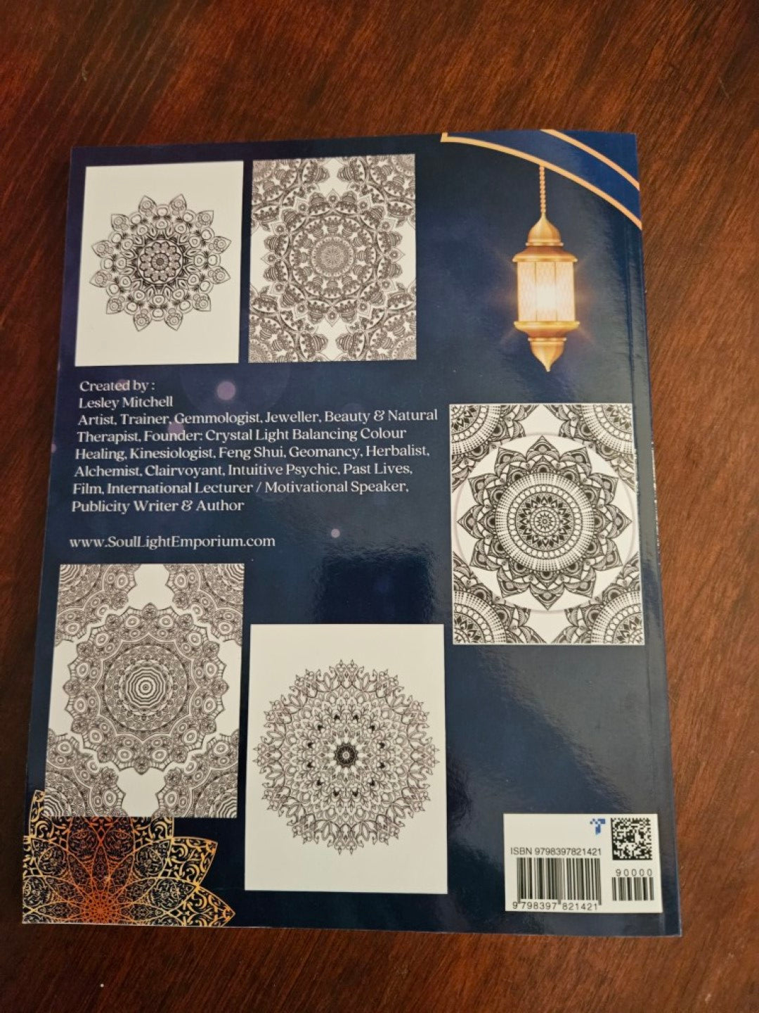 Mindful Mandala Patterns Adult Colouring Book - Lesley Mitchell